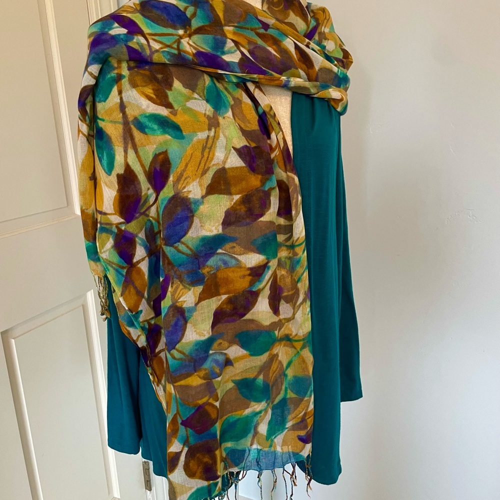 Colorful Leaf Pattern Over-sized Scarf - Picture 3 of 3
